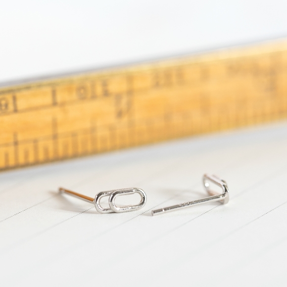 Teeny Paperclip Earrings (S925) - Picture 7 of 8